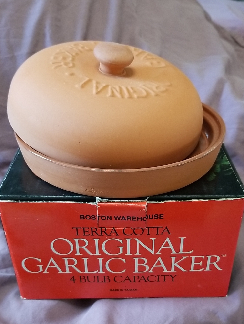 Boston Warehouse Terracotta Garlic Baker
